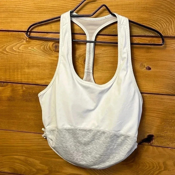 FABLETICS MEDIUM/LARGE (16inch pit) WHITE CROPPED ATHLETIC SHIRT - Picture 1 of 9